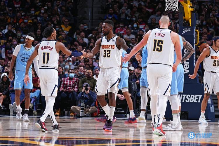 球迷：他今天是无敌状态